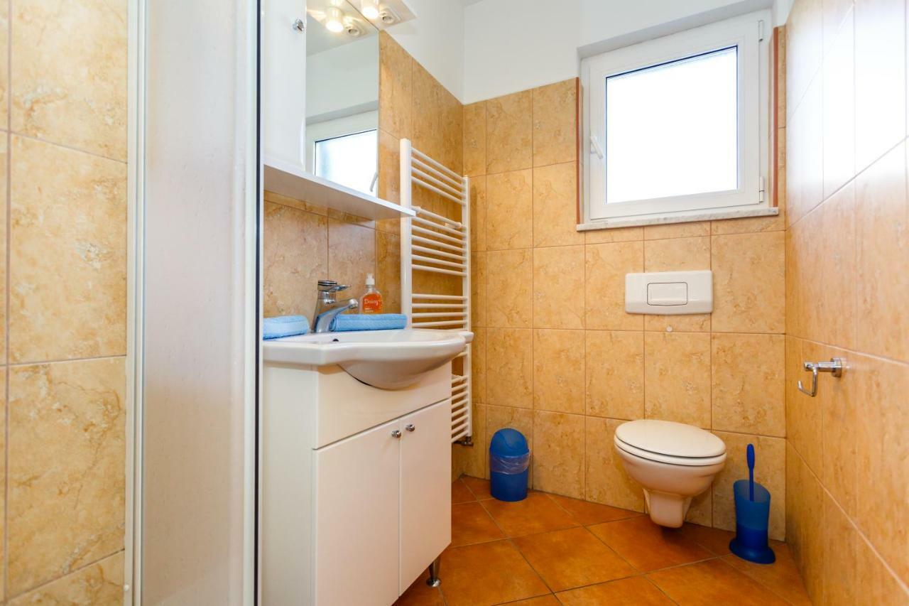 Apartment Anton Крк Экстерьер фото